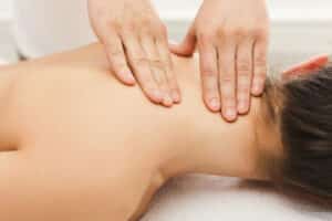 massaggio contratture cervicale